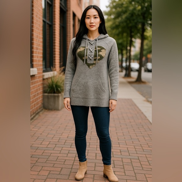 Torrid Women’s Camo Heart Chunky Knit Hooded Raglan Sweater Size 2 Cozy Pullover - Picture 7 of 10